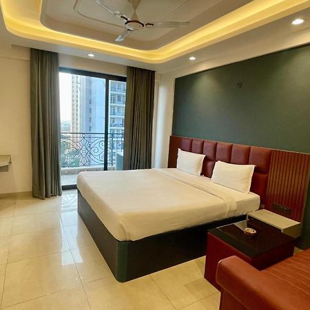 Hotel Maple Tree - Near Ekana Cricket Stadium - לקנאו מראה חיצוני תמונה
