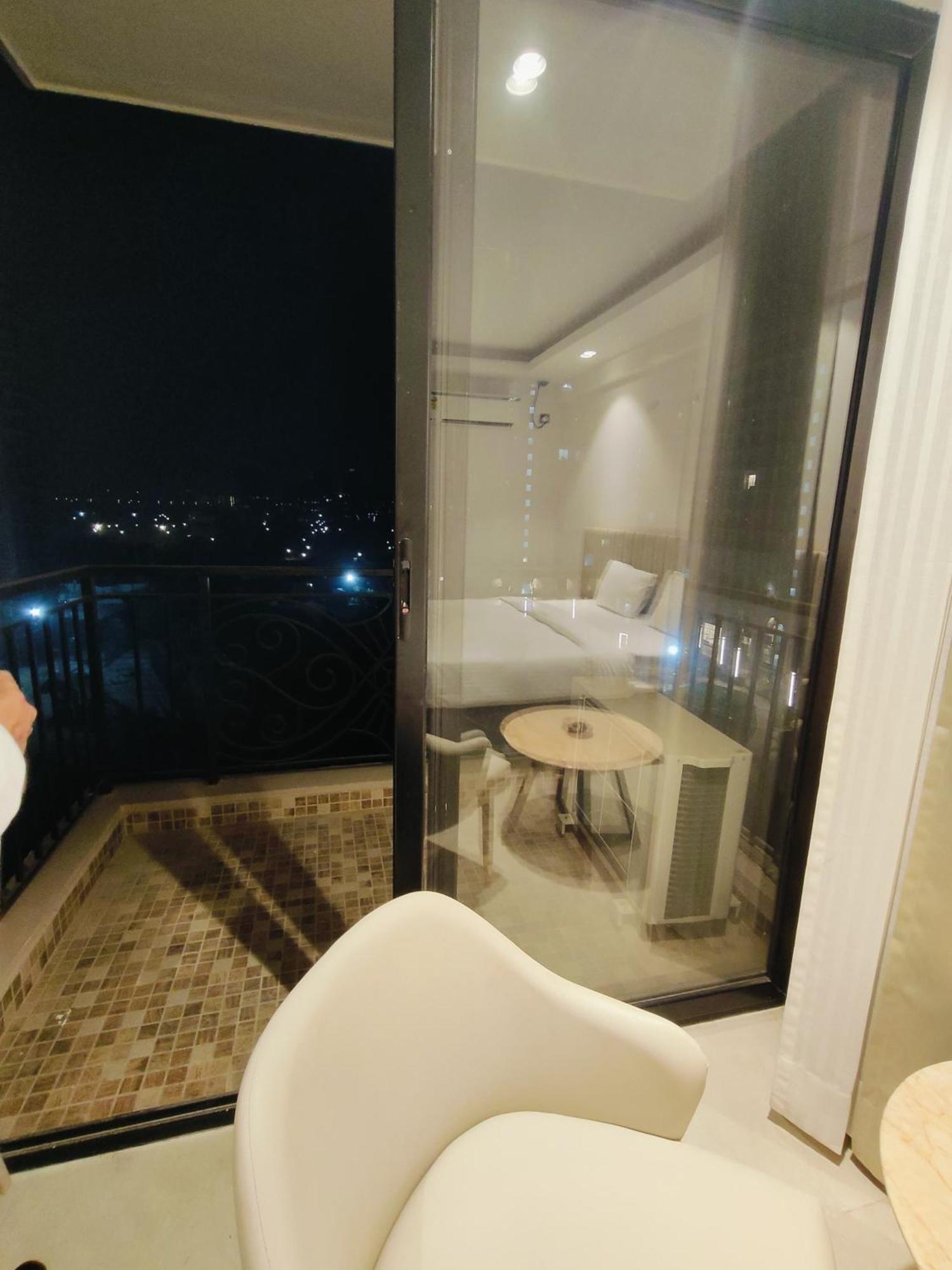 Hotel Maple Tree - Near Ekana Cricket Stadium - לקנאו מראה חיצוני תמונה