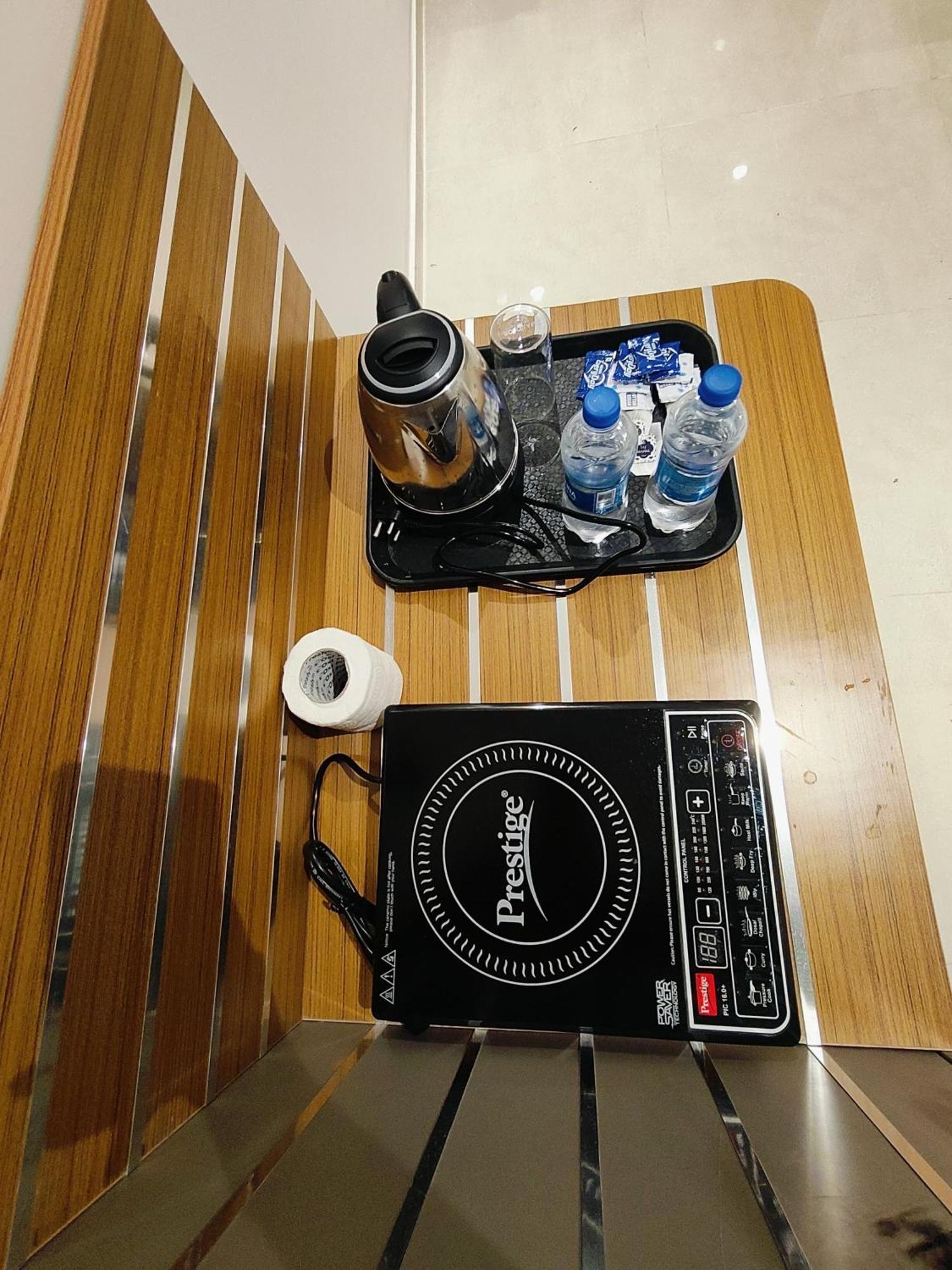 Hotel Maple Tree - Near Ekana Cricket Stadium - לקנאו מראה חיצוני תמונה