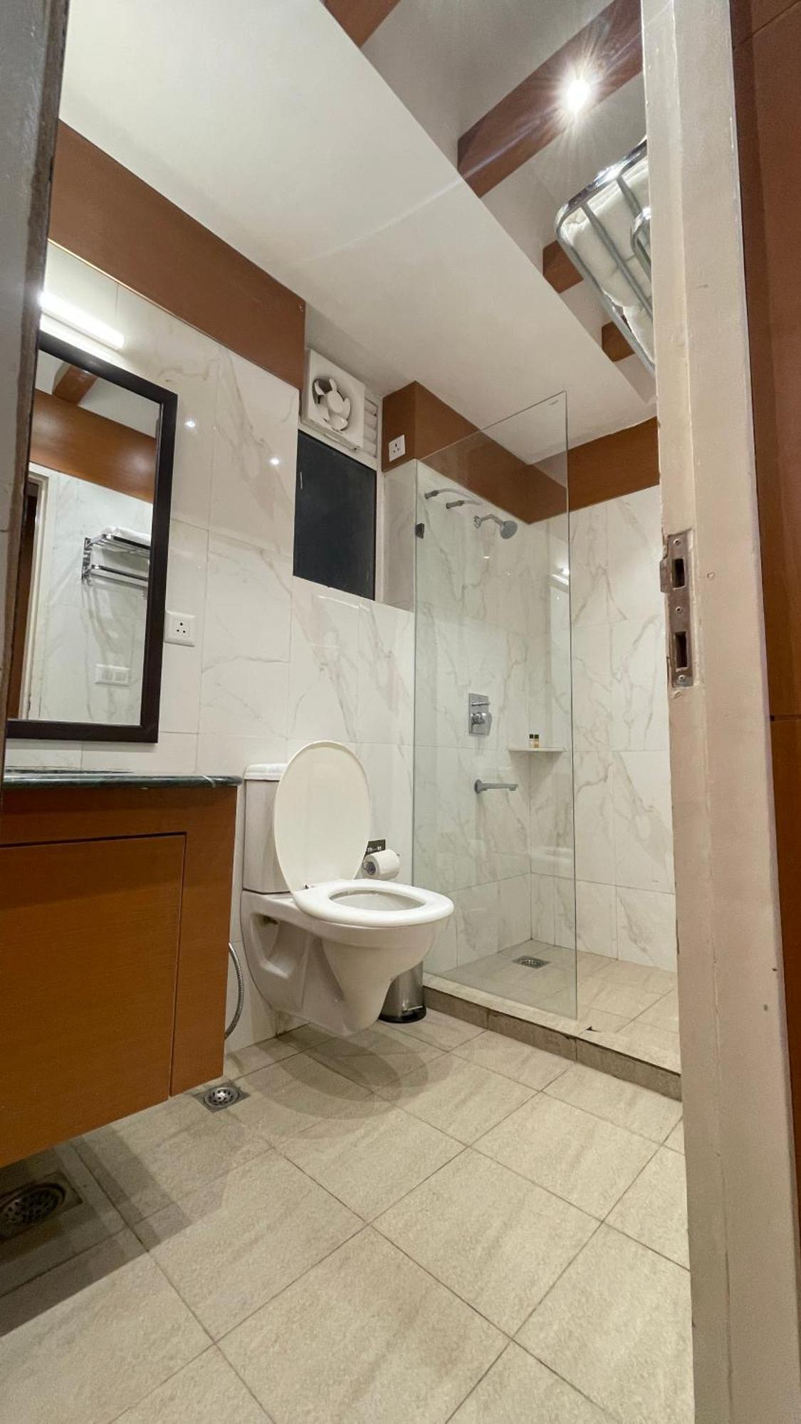 Hotel Maple Tree - Near Ekana Cricket Stadium - לקנאו מראה חיצוני תמונה