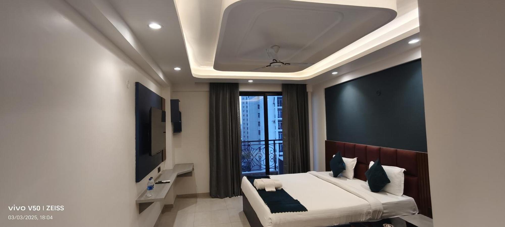 Hotel Maple Tree - Near Ekana Cricket Stadium - לקנאו מראה חיצוני תמונה