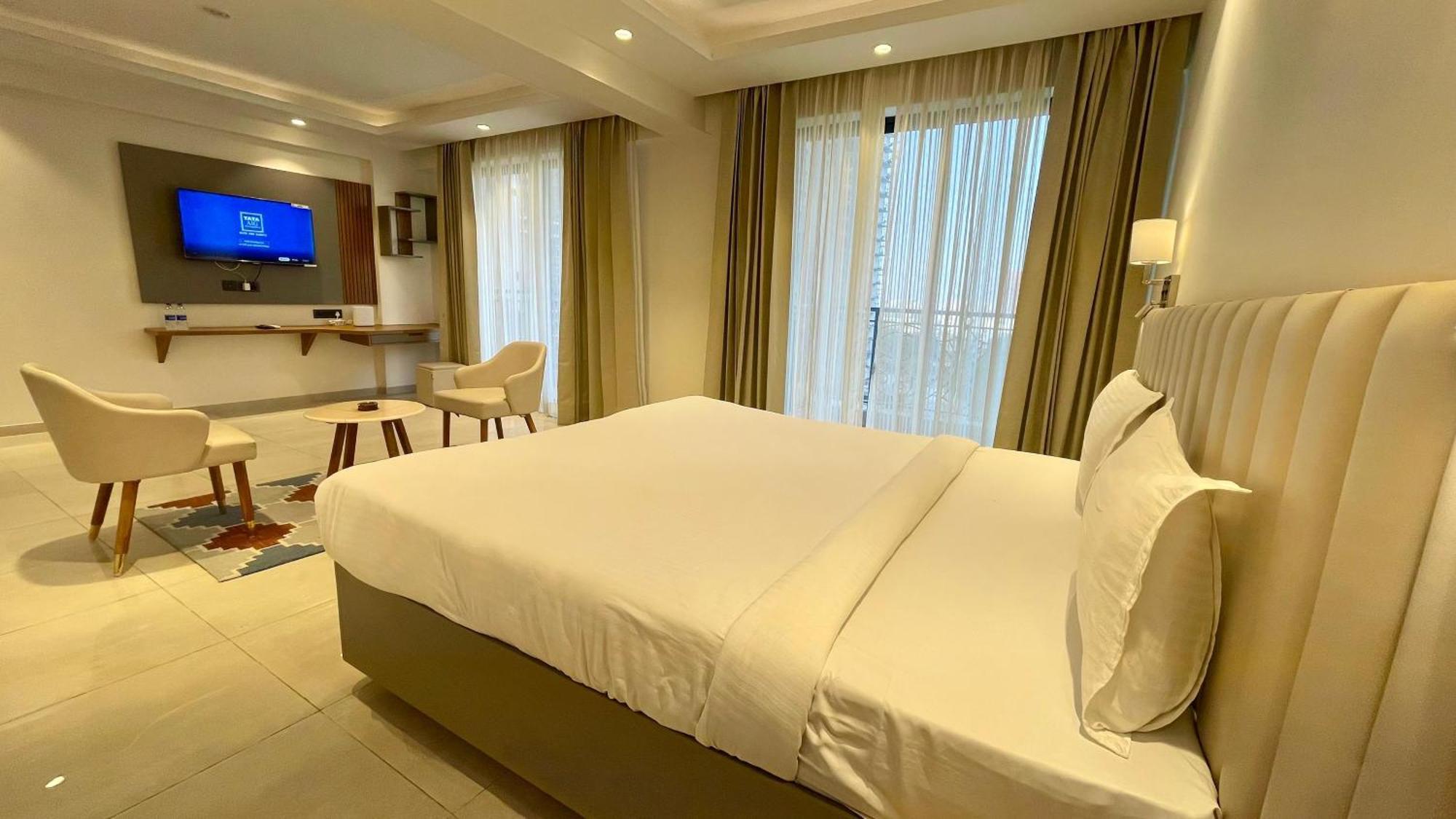 Hotel Maple Tree - Near Ekana Cricket Stadium - לקנאו מראה חיצוני תמונה